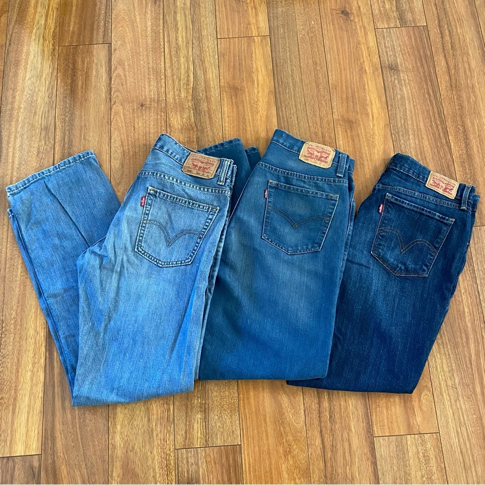 Levi’s jean bundle size 29 waist
3 pairs